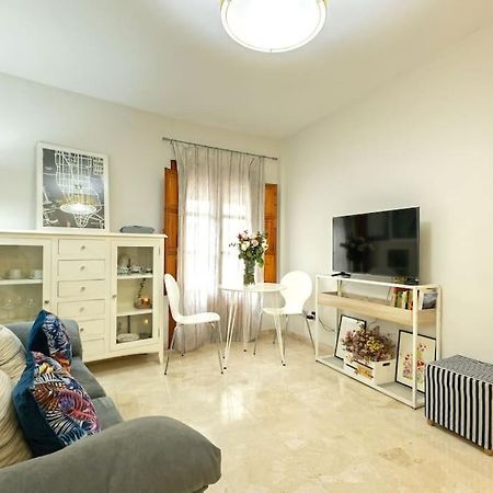 Pajaritos Center Suite By Valcambre Sevilla Bagian luar foto