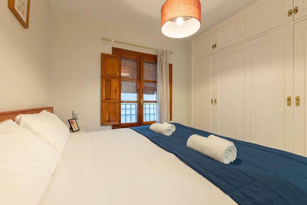 Pajaritos Center Suite By Valcambre Sevilla Bagian luar foto