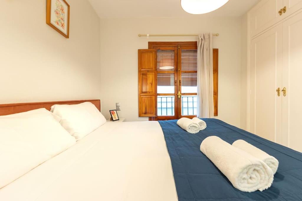 Pajaritos Center Suite By Valcambre Sevilla Bagian luar foto