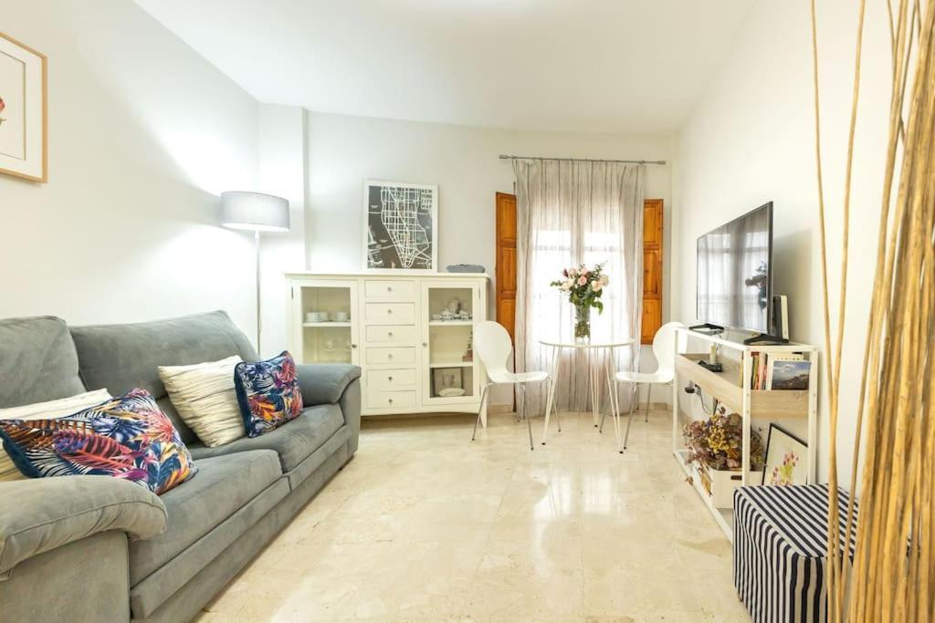 Pajaritos Center Suite By Valcambre Sevilla Bagian luar foto