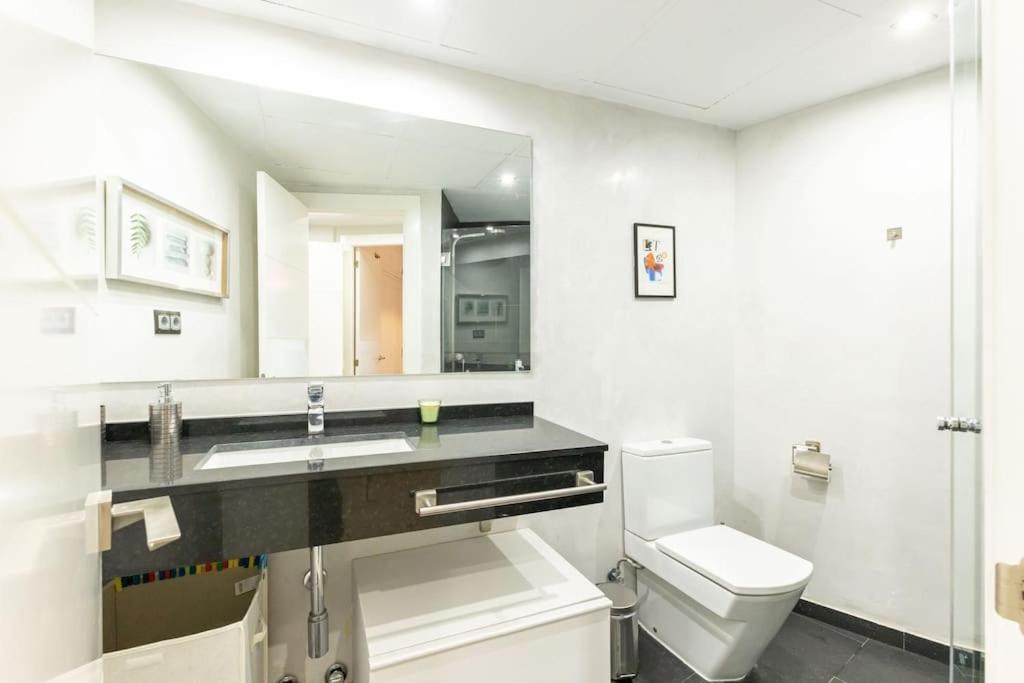 Pajaritos Center Suite By Valcambre Sevilla Bagian luar foto