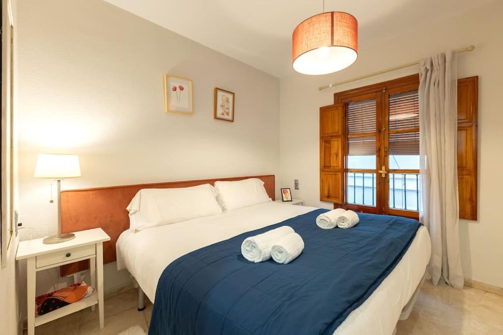 Pajaritos Center Suite By Valcambre Sevilla Bagian luar foto