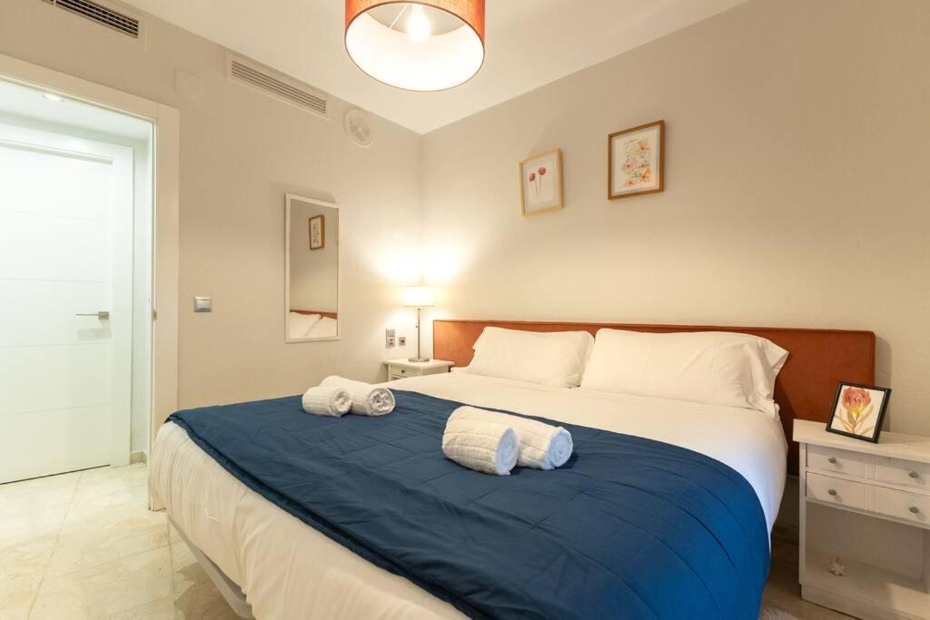 Pajaritos Center Suite By Valcambre Sevilla Bagian luar foto